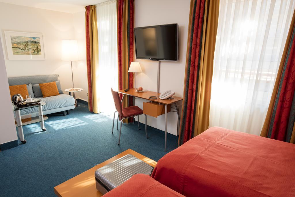 Design Hotel Zollamt Kaiserslautern Bagian luar foto